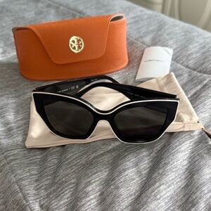 Tory Burch NWT cat eye glasses with Case